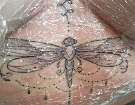 tatuaggio sulle tette|Tatuaggio sotto il seno idee consigli igiene manutenzione。